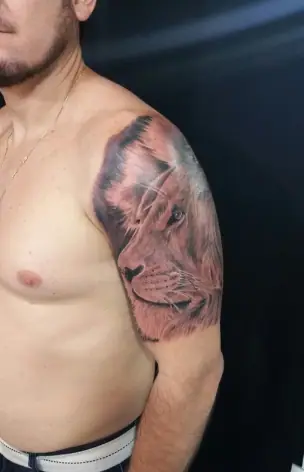 Black & Grey – Realism tattoo by Bruno Freitas