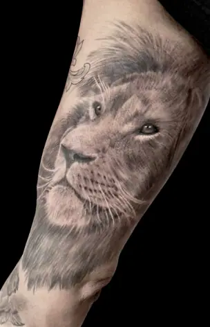 Black & Grey – Realism tattoo by Bruno Freitas